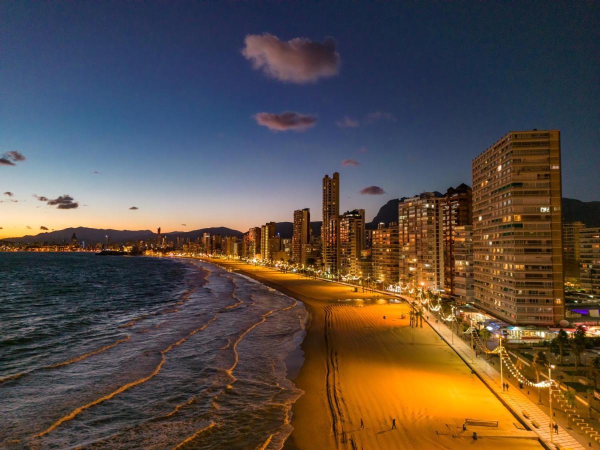 Beautiful Parque Loix 4 Bedroom Apartment Shared Pool, Tennis Court Benidorm Exterior photo