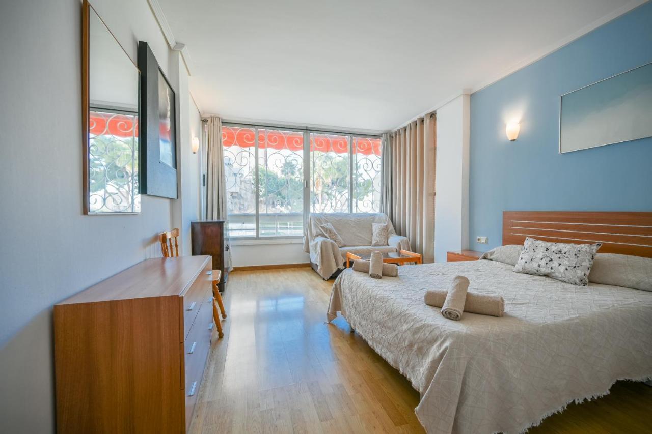 Beautiful Parque Loix 4 Bedroom Apartment Shared Pool, Tennis Court Benidorm Exterior photo
